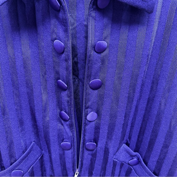 Vintage St John Collection by Marie Gray purple crest cardigan - Picture 3 of 9